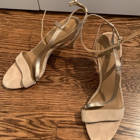 Calvin Klein heel - Picture 2 of 6